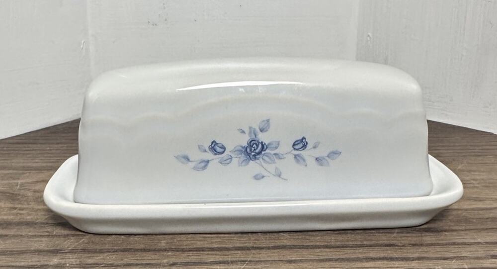 VTG Pfaltzgraff "Heirloom" White Floral Stoneware Butter Dish w/Lid